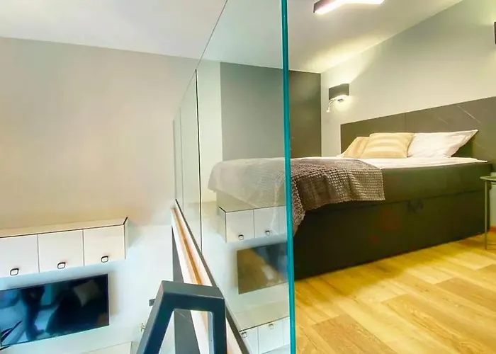 Superior Laguna Beskidow Pilot's Studio! Sauna&gym! Air Condition! 아파트 *